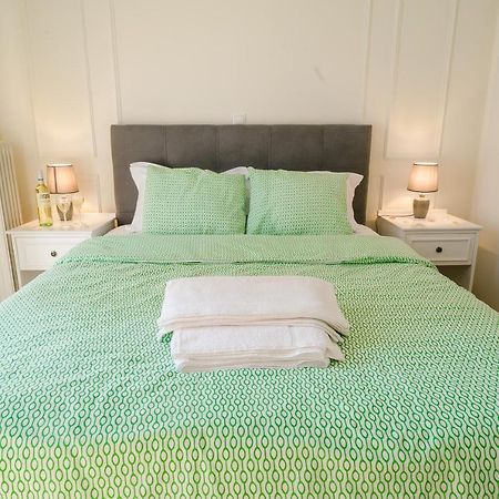 Galaxy Home Charming Apartment In Alimos 아테네 외부 사진